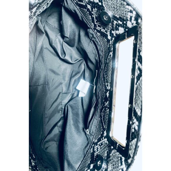 Cato Faux Leather Snakeskin Embossed Shoulder Bag in Black, White and Gray - Picture 5 of 9